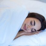 4 Essential Methods For Getting A Good Night's Sleep And Glowing Skin