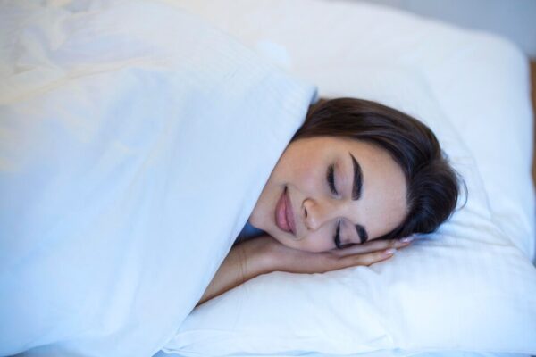 4 Essential Methods For Getting A Good Night’s Sleep And Glowing Skin